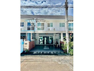 ขาย - ขายทาวน์เฮ้าส์ 2 ชั้น 28.2 ตร.ว. หมู่บ้านโชติกา โมเดิร์นนิตี้ พานทอง ชลบุรี ( Chotika Modernity ), ชลบุรี