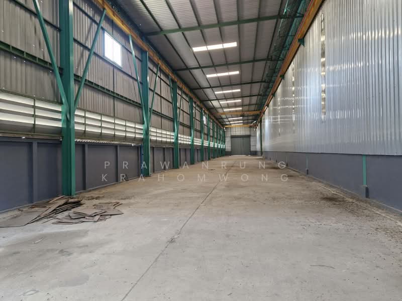 CODE:PP1-W516-0326 ขายที่ดินพร้อมสิ่งปลูกสร้าง ที่ดินขนาด 4-3-96.7 ตรว.ไร่ พื้นที่สีส้ บึง ศรีราชา, ชลบุรี, บึง, ศรีราชา, ชลบุรี, 4,000 ตร.ม., โกดัง-โรงงาน ขาย, โดย PRAWANRUNG KRAHOMWONG, 11601278 - DDproperty.com