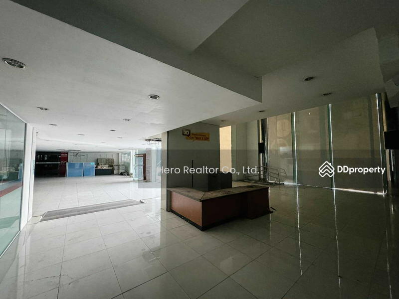 ให้เช่า - Bangkok Showroom Ram Inthra BRE22860, กรุงเทพ