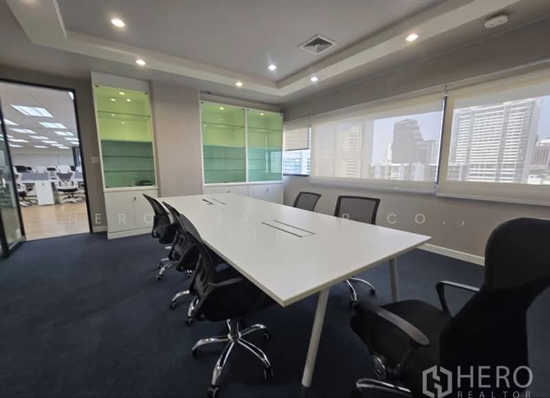 For Rent Bangkok Office Rachadapisek BTS Asok MRT Rachadapisek Khlong Toei BRE19555, กรุงเทพ, คลองเตย, กรุงเทพ, 350 ตร.ม., สำนักงาน ให้เช่า, โดย Hero Realtor Co., Ltd., 11603064 - DDproperty.com