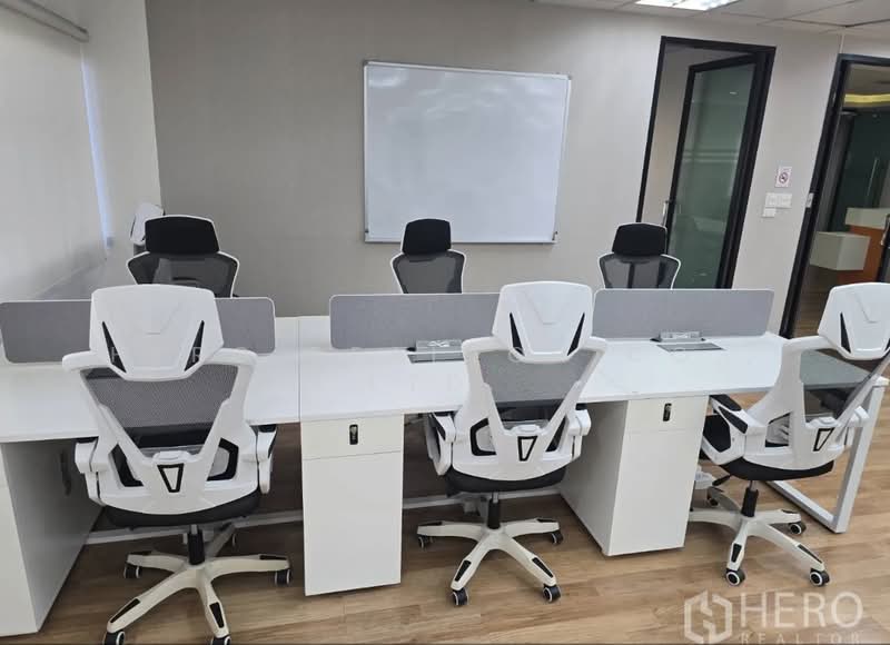 For Rent Bangkok Office Rachadapisek BTS Asok MRT Rachadapisek Khlong Toei BRE19555, Bangkok, Khlong Toei, Bangkok, , 350 sqm, Office Space For Rent, by Hero Realtor Co., Ltd., 11603064 - DDproperty.com