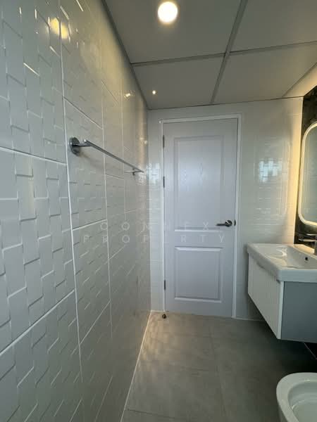 Supalai Park Ekkamai-Thonglor, Bangkok, Petchaburi Road, Bang Kapi, Huai Khwang, Bangkok, 1 Bedroom, 68 sqm, Condo For Sale, by Connex Property, 11605610 - DDproperty.com