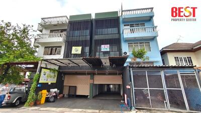 ขาย - ขาย ตึกแถว ซอย นนทบุรี ซอย 8 หรือ เข้า ซอย เลี่ยงเมืองนนทบุรี 13/1 ได้ ขายถูกมาก ปรับปรุงใหม่, นนทบุรี