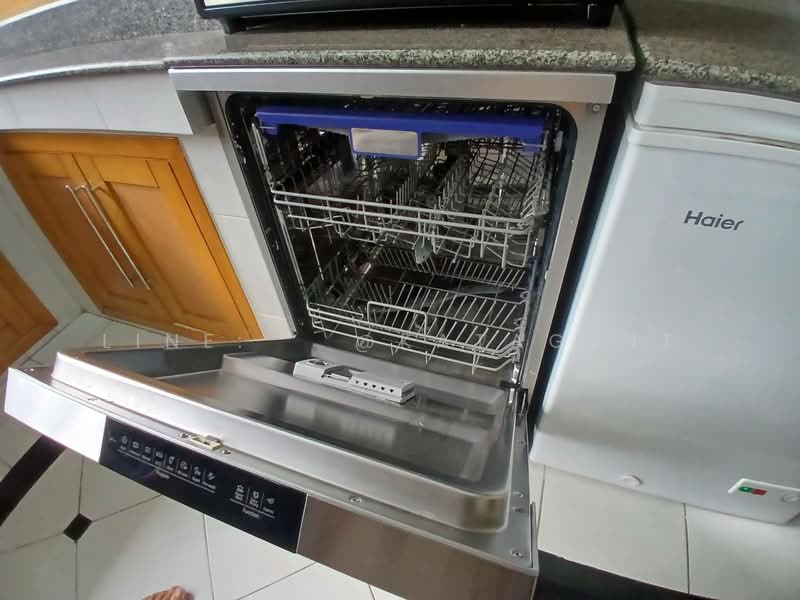 Nantawan Suanluang Rama 9, Bangkok, Chaloem Phra Kiat Rama 9, Soi 62, Dok Mai, Prawet, Bangkok, 4 Bedrooms, 300 sqm, Single Detached House For Rent, by Line: @katagent, 11607096 - DDproperty.com