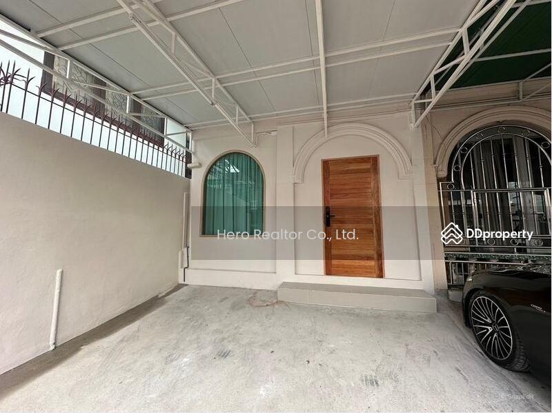 ขาย - Bangkok Town House Sukhumvit BTS Bang Chak BRE22967, กรุงเทพ