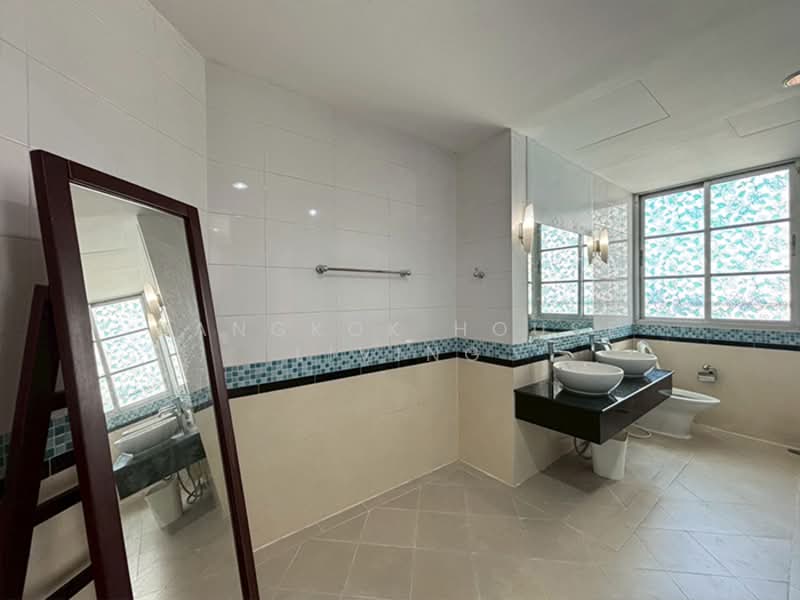 Citi Smart Sukhumvit 18, Bangkok, 366 Soi Sukhumvit 18, Sukhumvit Road, Khlong Toei, Bangkok, 3 Bedrooms, 180 sqm, Condo For Rent, by Bangkok House Living, 11609493 - DDproperty.com