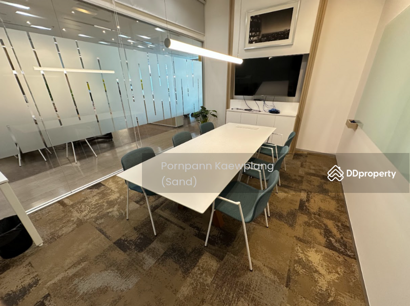 For Rent - Office for rent Singha Complex. Closed to MRT Phetchaburi, Furnished, Free Air Con, Free Wifi, Bangkok