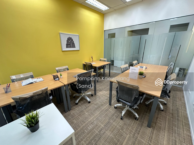 For Rent - Office for rent Singha Complex. Closed to MRT Phetchaburi, Furnished, Free Air Con, Free Wifi, Bangkok