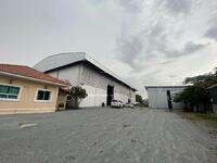 ขาย - ขายโรงงานบางพระ ศรีราชา พื้นที่สูง มีรั้วล้อมรอบอย่างดี พร้อมอ๊อฟฟิศ (In1), ชลบุรี