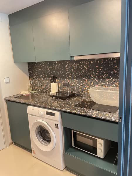 The Base Sukhumvit 50, Bangkok, Soi Roem Charoen 1, Sukhumvit 50 Road, Phra Kanong, Khlong Toei, Bangkok, 1 Bedroom, 29 sqm, Condo For Rent, by Rossukon Silakhot, 11615736 - DDproperty.com