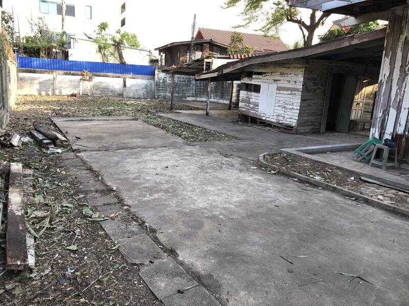 For Sale - ขายที่ดิน 153.9 ตารางวา ซอย พหลโยธิน 3 ใกล้ BTS สนามเป้า 600 เมตร เหมาะทำโรงแรม อพาร์ทเม้นท์, Bangkok