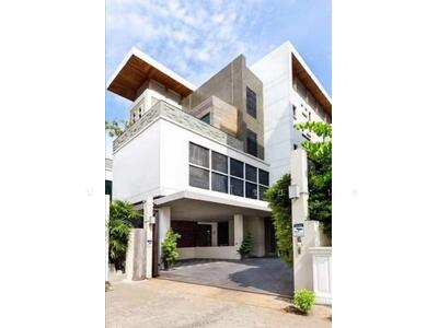 ขาย - ขายบ้านสุขุมวิท39 4 ชั้น ใกล้ BTS พร้อมพงษ์ เนื้อที่ 188 ตารางวา 5 ห้องนอน 4 ห้องน้ำ, กรุงเทพ