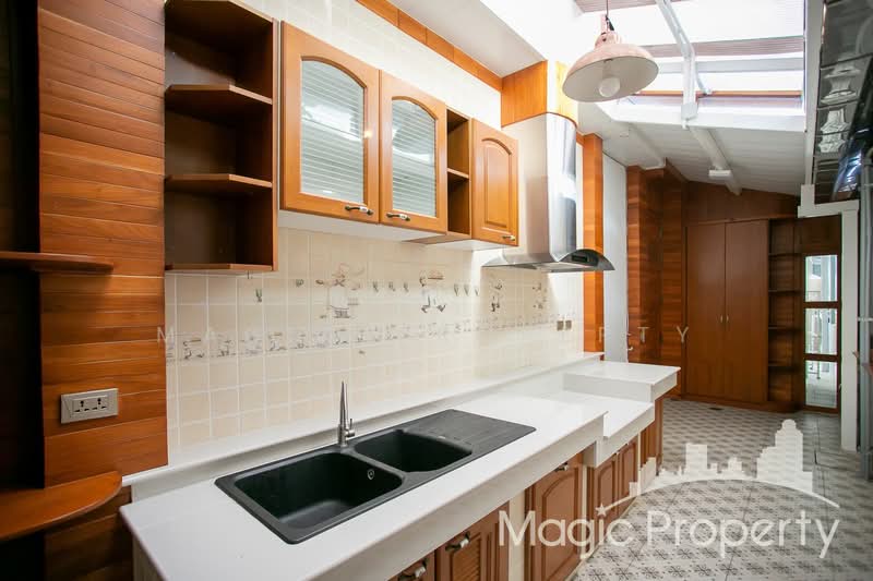 บ้านเดี่ยว วัฒนานิเวศน์ 5, Bangkok, Samsen Nok, Huai Khwang, Bangkok, 3 Bedrooms, 350 sqm, Single Detached House For Sale, by Magic Property, 11619861 - DDproperty.com