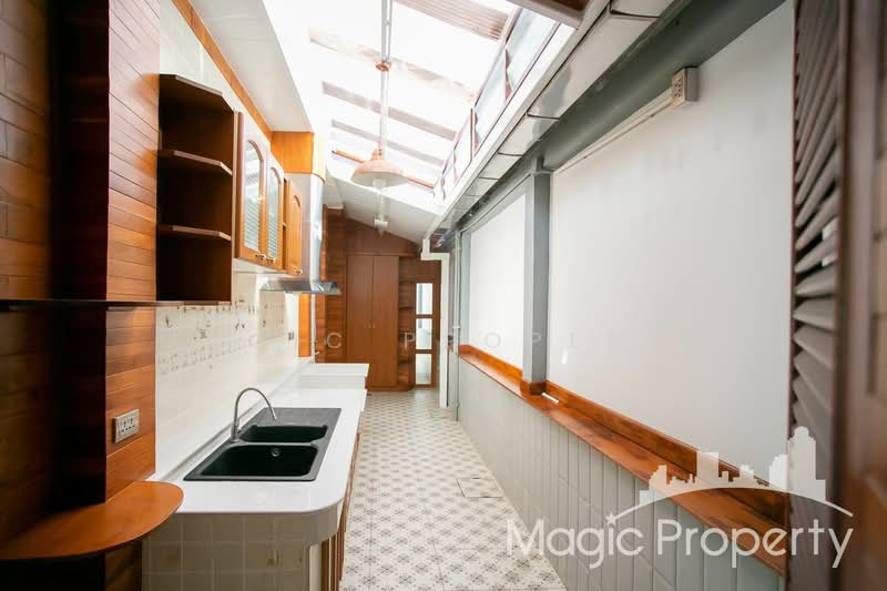 บ้านเดี่ยว วัฒนานิเวศน์ 5, Bangkok, Samsen Nok, Huai Khwang, Bangkok, 3 Bedrooms, 350 sqm, Single Detached House For Sale, by Magic Property, 11619861 - DDproperty.com
