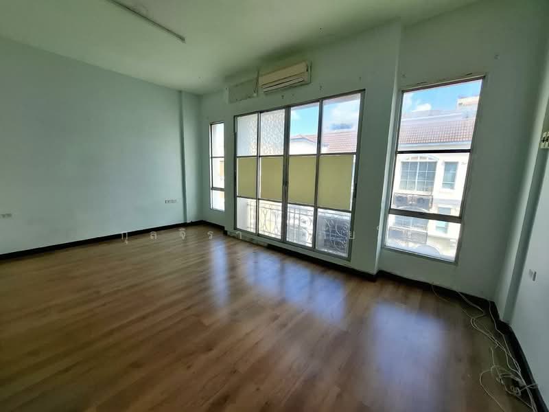 10900, กรุงเทพ, ลาดพร้าว, จันทรเกษม, จตุจักร, กรุงเทพ, 200 ตร.ม., ทาวน์เฮ้าส์ ให้เช่า, โดย กุลจิรา อภัยโส, 11621076 - DDproperty.com