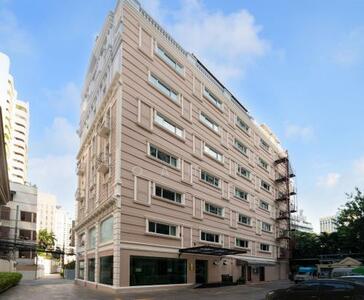 ขาย - hotel sukhumvit for sell bangkok nana : ขายโรงแรม สุขุมวิท กรุงเทพฯ นานา, กรุงเทพ