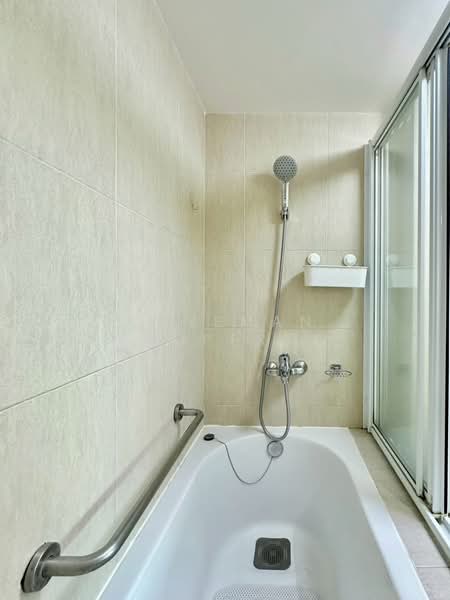 The Clover Thonglor Residence, Bangkok, Soi Sukhumvit 55, Khlong Tan Nua, Watthana, Bangkok, 1 Bedroom, 45 sqm, Condo For Rent, by Caveman Property, 11623949 - DDproperty.com