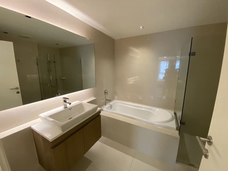 Vtara Sukhumvit 36, Bangkok, 118 Soi Saen Sabai, Phra Kanong, Khlong Toei, Bangkok, 2 Bedrooms, 65 sqm, Condo For Rent, by Siriporn Tanuan, 11624891 - DDproperty.com