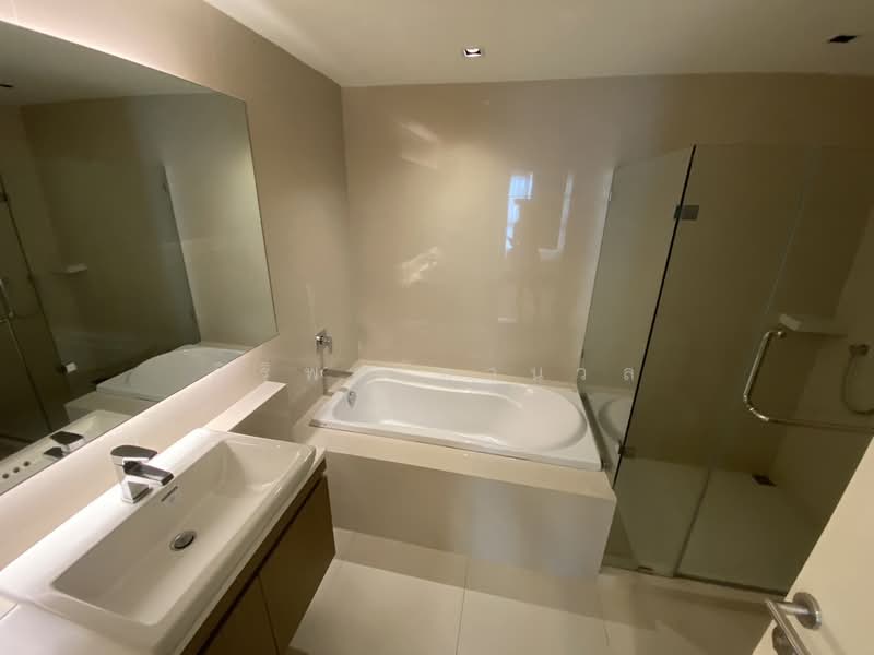 Vtara Sukhumvit 36, Bangkok, 118 Soi Saen Sabai, Phra Kanong, Khlong Toei, Bangkok, 2 Bedrooms, 65 sqm, Condo For Rent, by Siriporn Tanuan, 11624891 - DDproperty.com