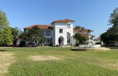 ขาย - คฤหาสน์ตกแต่งสไตส์ยุโรป ข้างในไม้สักแท้ทั้งหลัง ในพื้นที่ทั้งหมด 4+ ไร่, ปทุมธานี