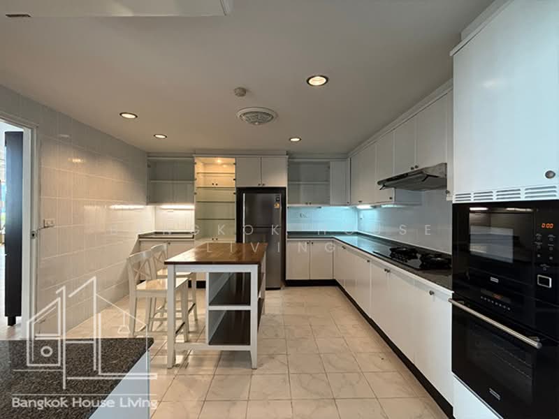 Charan Tower Residences by Aspira, Bangkok, 19 Soi Sukhumvit 43, Khlong Tan Nua, Watthana, Bangkok, 3 Bedrooms, 430 sqm, Condo For Rent, by Bangkok House Living, 11626031 - DDproperty.com