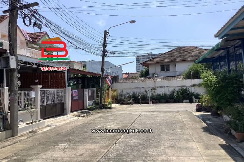 ทาวน์เฮาส์ หมู่บ้าน พรไพลิน 2 (ซอยลาดพร้าว 41/1), Bangkok, วิภาวดีรังสิต, Samsen Nok, Huai Khwang, Bangkok, 3 Bedrooms, 110 sqm, Townhouse For Sale, by ชนะชาติ นนท์ตา, 11628127 - DDproperty.com