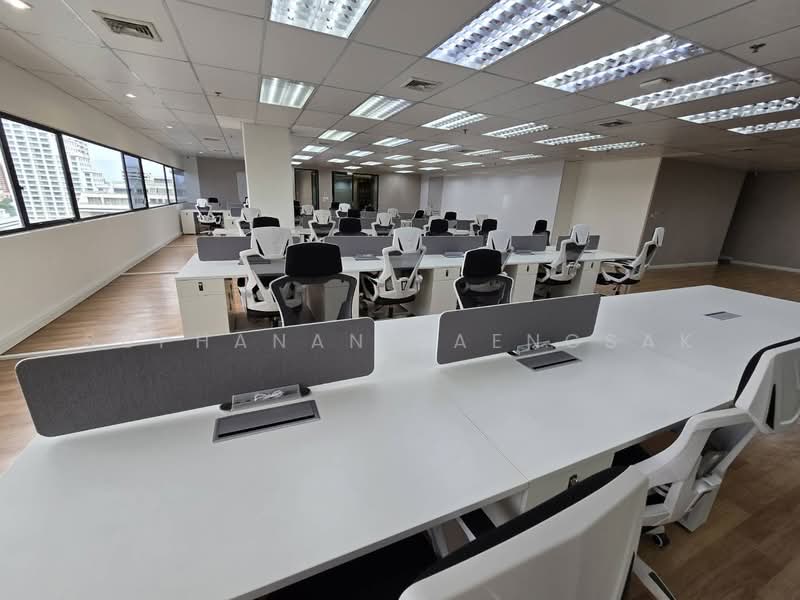 ให้เช่า - Fully Furnished Office for Rent at Asoke MRT Sukhumvit 358 sqm. Ready to move in., กรุงเทพ