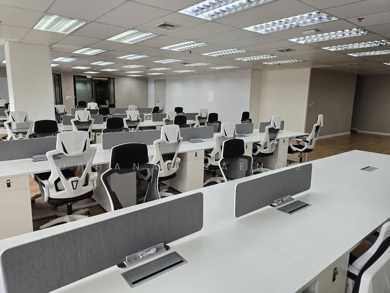 ให้เช่า - Fully Furnished Office for Rent at Asoke MRT Sukhumvit 358 sqm. Ready to move in., กรุงเทพ