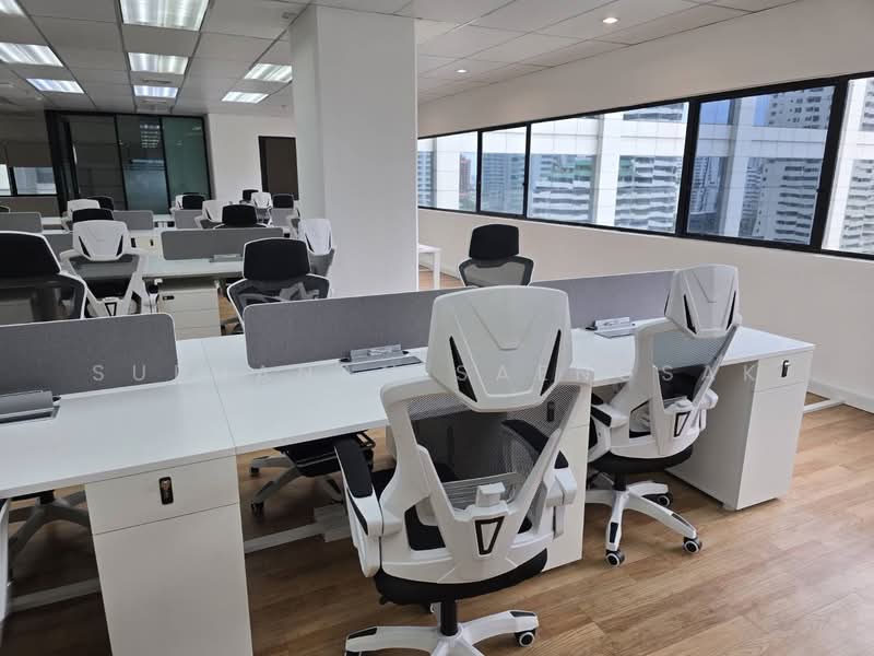 ให้เช่า - Fully Furnished Office for Rent at Asoke MRT Sukhumvit 358 sqm. Ready to move in., กรุงเทพ