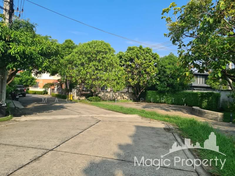 Moobaan Narawan, Bangkok, Soi Phatthanakan 44, Suan Luang, Bangkok, 3 Bedrooms, 250 sqm, Single Detached House For Rent, by Magic Property, 11630722 - DDproperty.com