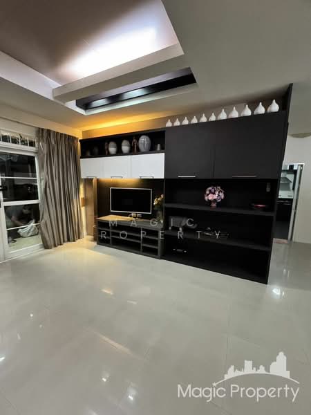 Moobaan Narawan, Bangkok, Soi Phatthanakan 44, Suan Luang, Bangkok, 3 Bedrooms, 250 sqm, Single Detached House For Rent, by Magic Property, 11630722 - DDproperty.com
