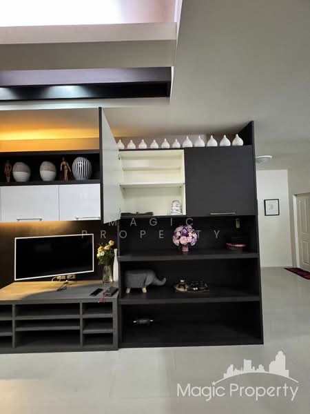 Moobaan Narawan, Bangkok, Soi Phatthanakan 44, Suan Luang, Bangkok, 3 Bedrooms, 250 sqm, Single Detached House For Rent, by Magic Property, 11630722 - DDproperty.com