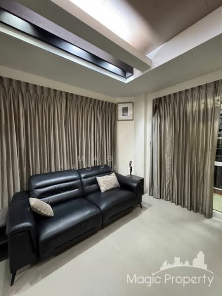 Moobaan Narawan, Bangkok, Soi Phatthanakan 44, Suan Luang, Bangkok, 3 Bedrooms, 250 sqm, Single Detached House For Rent, by Magic Property, 11630722 - DDproperty.com