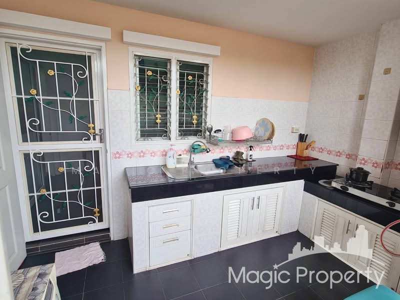 Moobaan Narawan, Bangkok, Soi Phatthanakan 44, Suan Luang, Bangkok, 3 Bedrooms, 250 sqm, Single Detached House For Rent, by Magic Property, 11630722 - DDproperty.com