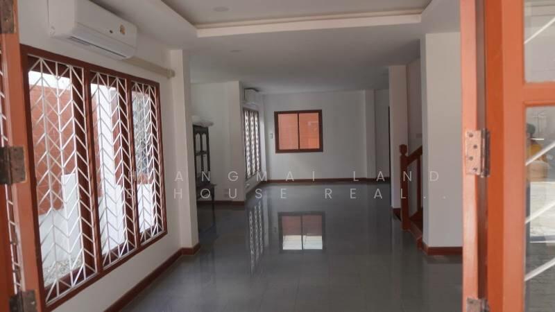 Town home For Rent near Maharaj Nakorn Chiang Mai Hospital, Chiang Mai, Su Thep, Muang Chiang Mai, Chiang Mai, 3 Bedrooms, 150 sqm, Townhouse For Rent, by คุณ ธีรชาติ, 11634945 - DDproperty.com