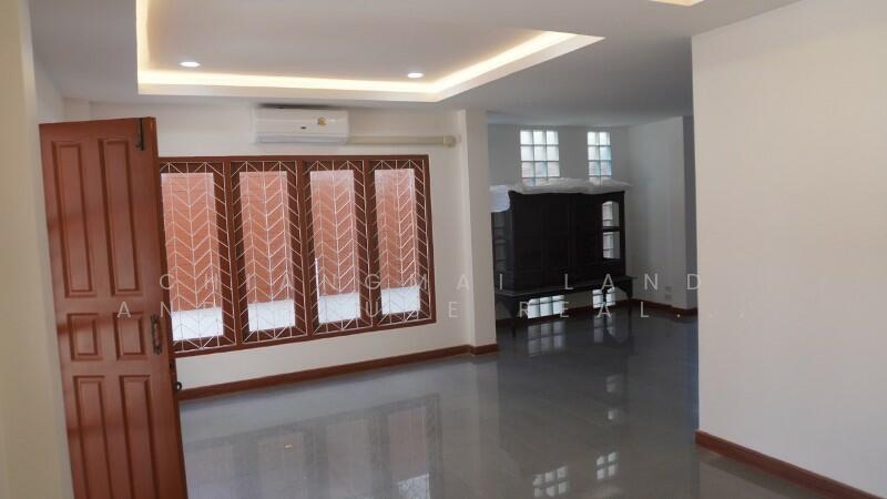 Town home For Rent near Maharaj Nakorn Chiang Mai Hospital, Chiang Mai, Su Thep, Muang Chiang Mai, Chiang Mai, 3 Bedrooms, 150 sqm, Townhouse For Rent, by คุณ ธีรชาติ, 11634945 - DDproperty.com