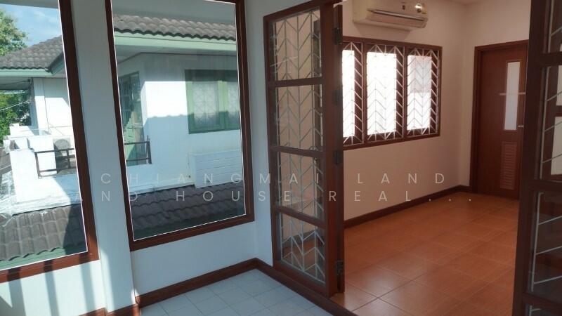 Town home For Rent near Maharaj Nakorn Chiang Mai Hospital, Chiang Mai, Su Thep, Muang Chiang Mai, Chiang Mai, 3 Bedrooms, 150 sqm, Townhouse For Rent, by คุณ ธีรชาติ, 11634945 - DDproperty.com