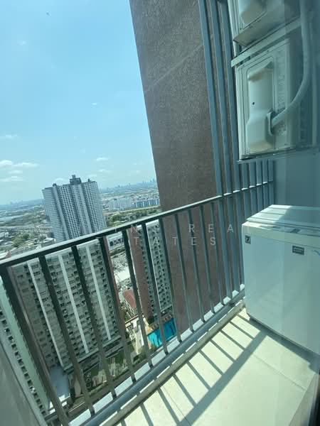 Rich Park @ Triple Station, Bangkok, 591 Srinakarin Road, Suan Luang, Suan Luang, Bangkok, 1 Bedroom, 30 sqm, Condo For Rent, by Living Real Estates, 11635224 - DDproperty.com