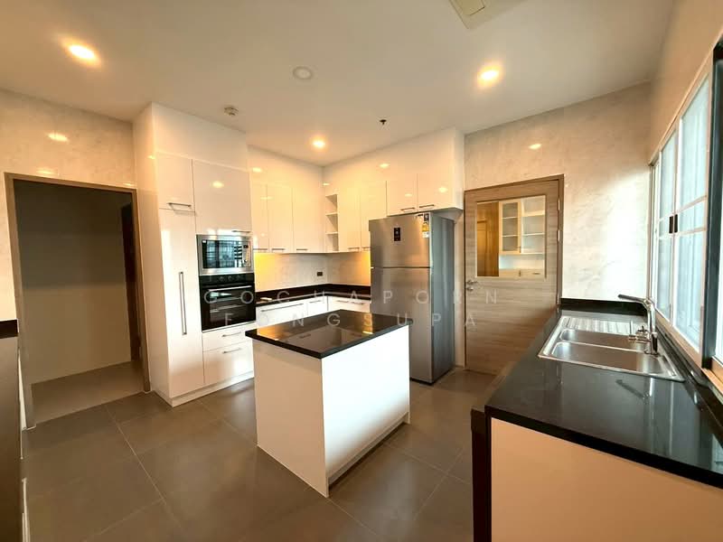 Apartment at Sukhumvit 8, Bangkok, Khlong Toei, Bangkok, 4 Bedrooms, 600 sqm, Apartment For Rent, by Gochaporn Fongsupa, 11635253 - DDproperty.com