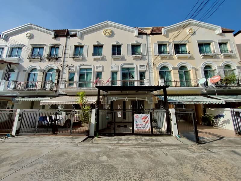 Baan Klang Muang Swiss Town Kaset-Nawamin, Bangkok, Soi Moobaan Klang Mueng, Chorake Bua, Lat Phrao, Bangkok, 3 Bedrooms, 205 sqm, Townhouse For Sale, by CHAWALIT KONGSAKPAIBUL, 11635504 - DDproperty.com
