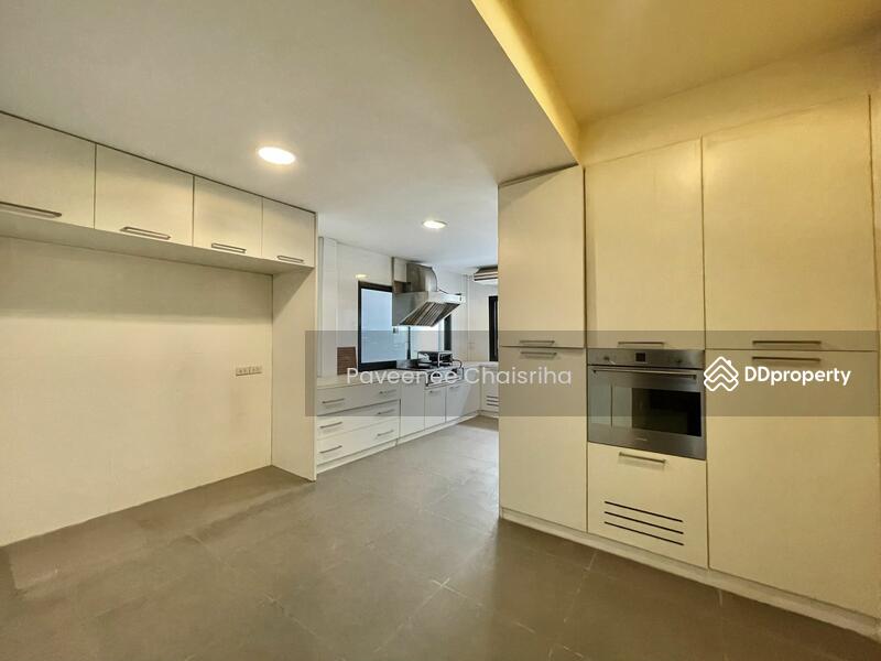 ขาย - House in Ekkamai 22, กรุงเทพ