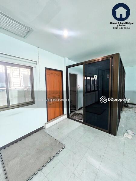 For Rent - Commercial building, 4 units, Area 8, good location, size 540 sq m., Songkhla