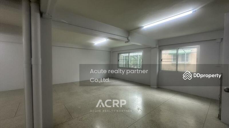 For Rent - Commercial building for rent, Soi Charansanitwong 28/2, about 150 meters near MRT Yaek Fai Chai, Bangkok