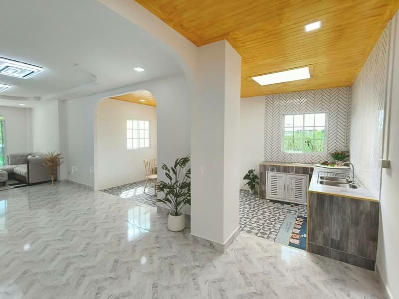 Lanceo Ramkhamhaeng-Wongwaen, Bangkok, Khlong Song Ton Nun, Lat Krabang, Bangkok, 4 Bedrooms, 150 sqm, Townhouse For Sale, by Nichapa Nuntapun, 11646065 - DDproperty.com