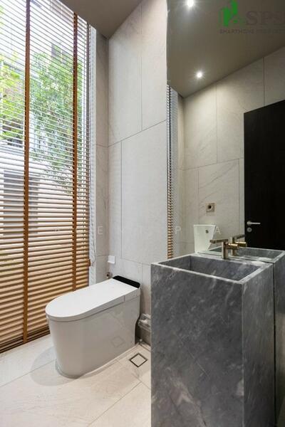 For sale: Unique Luxury 3-storey single house with swimming pool, Soi Praditmanutham 10 (SPSP589), Bangkok, Khlong Chaokhun Sing, Wang Thonglang, Bangkok, 5 Bedrooms, 1,670 sqm, Single Detached House For Sale, by Agent Pla, 11649677 - DDproperty.com