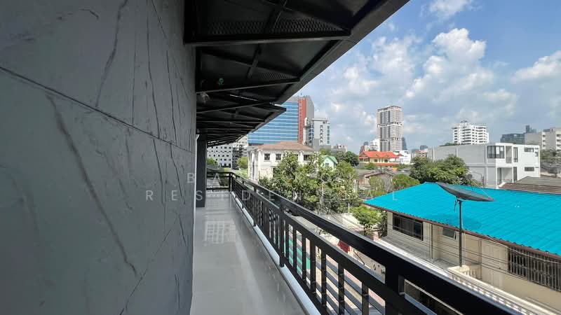 Detached House, Bangkok, Sukhumvit 26, Khong Tan, Khlong Toei, Bangkok, 5 Bedrooms, 300 sqm, Single Detached House For Rent, by Bangkok Residential, 11649789 - DDproperty.com