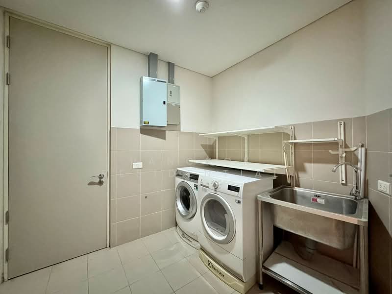 The Lakes, Bangkok, 123 Ratchadaphisek Road, Khlong Toei, Khlong Toei, Bangkok, 3 Bedrooms, 210 sqm, Condo For Rent, by Bangkok Residential, 11650346 - DDproperty.com