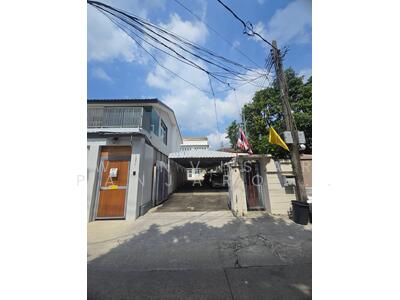 ขาย - ขายอาคาร 3 ชั้นครึ่ง พร้อมที่ดินเนื้อที่ 111 ตารางวา ทำเลใจกลางกรุงเทพ, กรุงเทพ