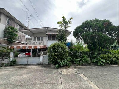 ขาย - ขาย บ้านเดี่ยว หมู่บ้านศานติ 200 ตร.ม. ใกล้ เซ็นทรัลบางนา, กรุงเทพ