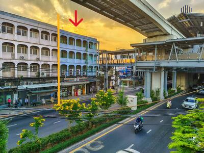 ขาย - ขาย อาคารพาณิชย์ ตึกแถว 4 ชั้นครึ่ง 3 คูหา 48 ตร.ว. ติด ถนน ลาดพร้าว ติดรถไฟฟ้าสายสีเหลือง โชคชัย4, กรุงเทพ